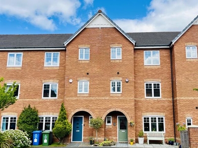 Town house for sale in Welman Way, Altrincham WA15