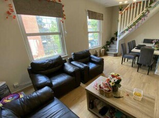 2 Bedroom Apartment For Sale In Hounslow, Middlesex