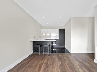2 Bedroom Apartment For Sale In Raynes Park
