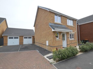 3 Bed Detached House, Monmouth Castle Drive, NP20