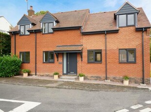 3 Bedroom Detached House For Sale In Bishops Itchington