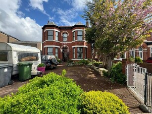 4 Bedroom Detached House For Sale In Southport