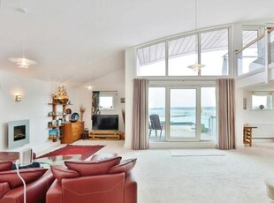 4 Bedroom Flat For Sale In Poole
