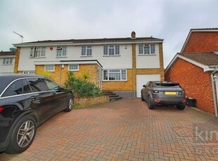 4 Bedroom Semi-detached House For Sale In Cheshunt