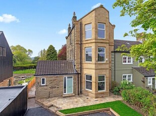4 Bedroom Semi-detached House For Sale In Pudsey, West Yorkshire