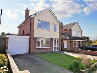 3 bedroom detached house for sale in Larchcroft Road, Ipswich, IP1