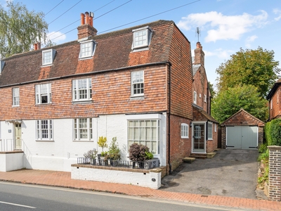 4 bedroom property for sale in High Street, Lindfield, RH16
