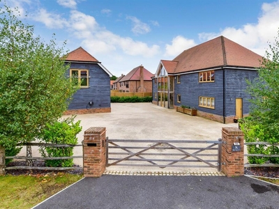 5 bedroom detached house for sale in Boughton Park, Grafty Green, Maidstone, Kent, ME17