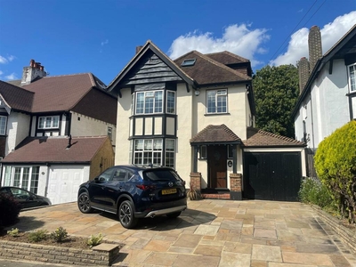 5 bedroom detached house for sale in Kingsway, Petts Wood East, BR5
