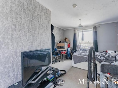 1 Bedroom Flat For Sale In Lowestoft