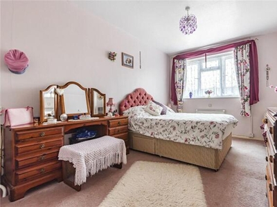2 Bedroom Apartment For Sale In Newbury, Berkshire