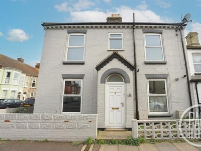 2 Bedroom End Of Terrace House For Sale In Great Yarmouth