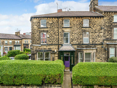 2 Bedroom Flat For Sale In North Yorkshire, Uk