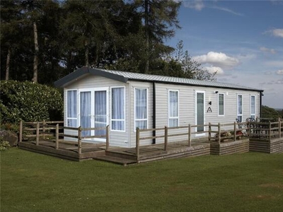 2 Bedroom Mobile Home For Sale In Burnham-on-crouch, Essex