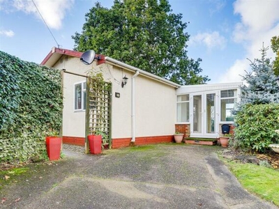 2 Bedroom Park Home For Sale In Killarney Park, Nottinghamshire