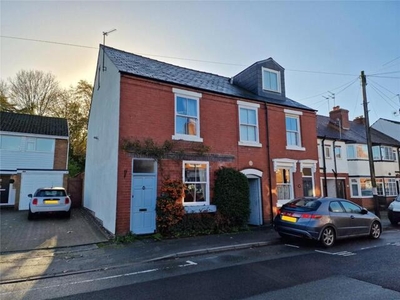 2 Bedroom Semi-detached House For Sale In Kingswinford, West Midlands