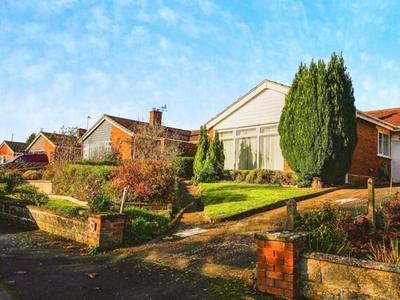 3 Bedroom Bungalow For Sale In Evesham, Worcestershire