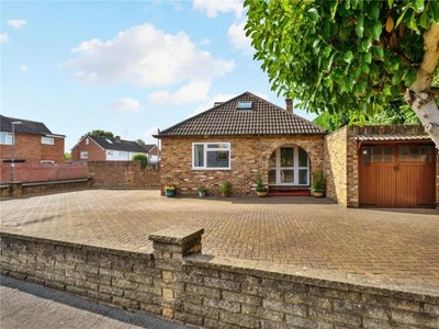 3 Bedroom Bungalow For Sale In Walton-on-thames, Surrey
