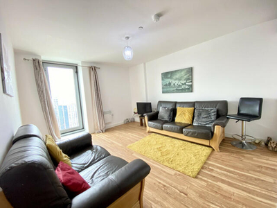 3 Bedroom Flat For Rent In Salford, Lancashire