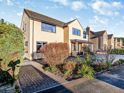 4 Bedroom Detached House For Sale In Lechlade, Gloucestershire