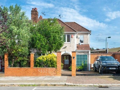4 Bedroom House For Sale In Dollis Hill, London
