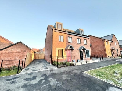 4 Bedroom Semi-detached House For Sale In Newdale, Telford