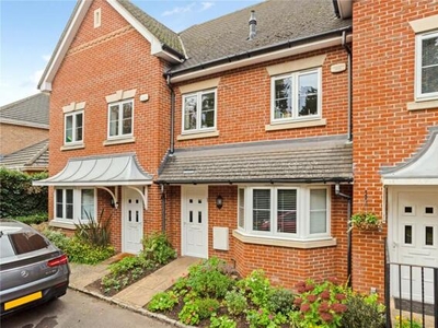 4 Bedroom Terraced House For Sale In Northwood, Middlesex