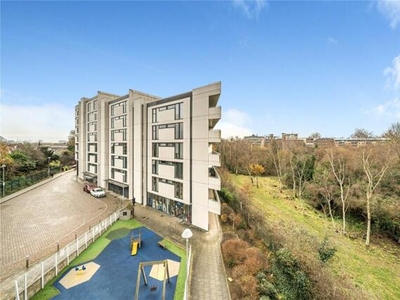 1 Bedroom Apartment For Sale In Colonial Drive, London