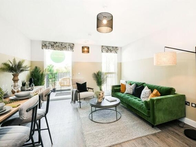 1 Bedroom Apartment For Sale In Sherwood Close, London
