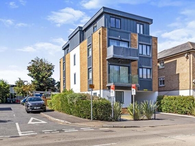 1 Bedroom Apartment For Sale In Staines-upon-thames