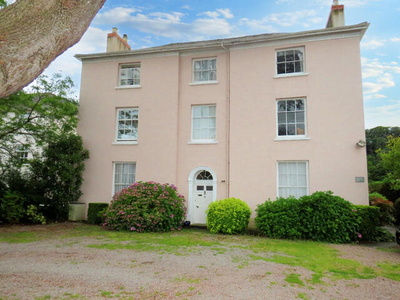 1 Bedroom Ground Floor Flat For Sale In Usk, Monmouthshire