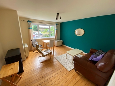 2 Bed Flat, Forest Road, FK8
