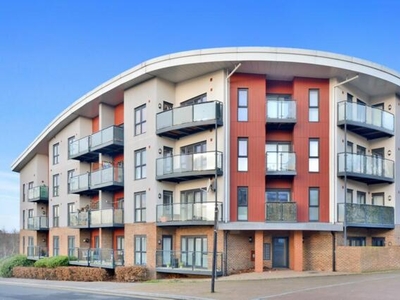 2 Bedroom Apartment For Sale In Ashford