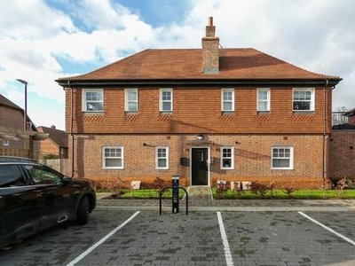 2 Bedroom Apartment For Sale In Bushey, Hertfordshire
