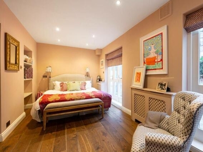 2 Bedroom Flat For Rent In North Kensington, London