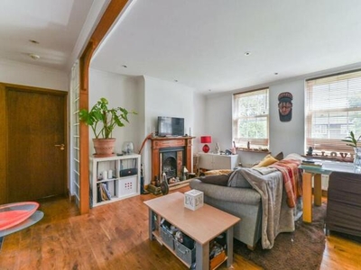 2 Bedroom Flat For Sale In West Norwood, London