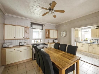 3 Bedroom Detached House For Sale In Conisbrough