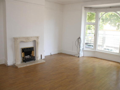 3 Bedroom Flat For Rent In Moseley