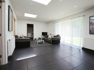 4 Bedroom Detached House For Rent In Langley