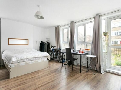 4 Bedroom Ground Floor Flat For Sale In London