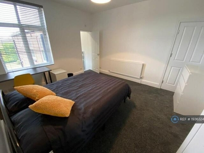 4 Bedroom Semi-detached House For Rent In West Bridgford, Nottingham