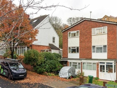 4 Bedroom Semi-detached House For Sale In Crystal Palace, London