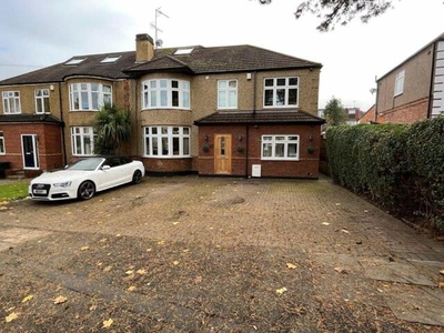 4 Bedroom Semi-detached House For Sale In East Barnet