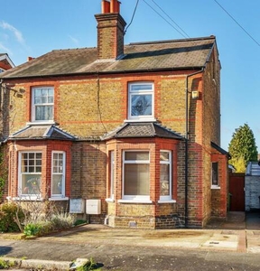 4 Bedroom Semi-detached House For Sale In Epsom