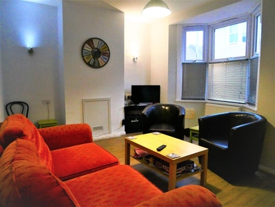 4 bedroom terraced house for rent in Carlyle Street, BN2