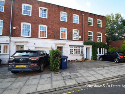 4 Bedroom Town House For Sale In Ealing