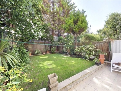 Flat for sale in Addison Gardens, Brook Green, London, UK W14