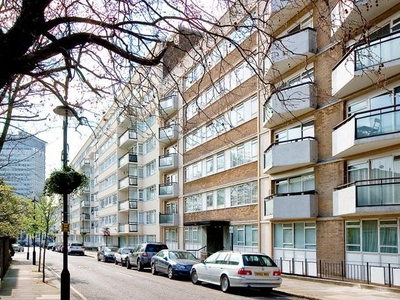 Flat for sale in Clifton Place, Hyde Park Estate, London W2