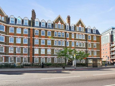 Flat for sale in Park Road, Regent's Park, London NW1