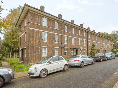 Flat to rent - Fulthorp Road, London, SE3